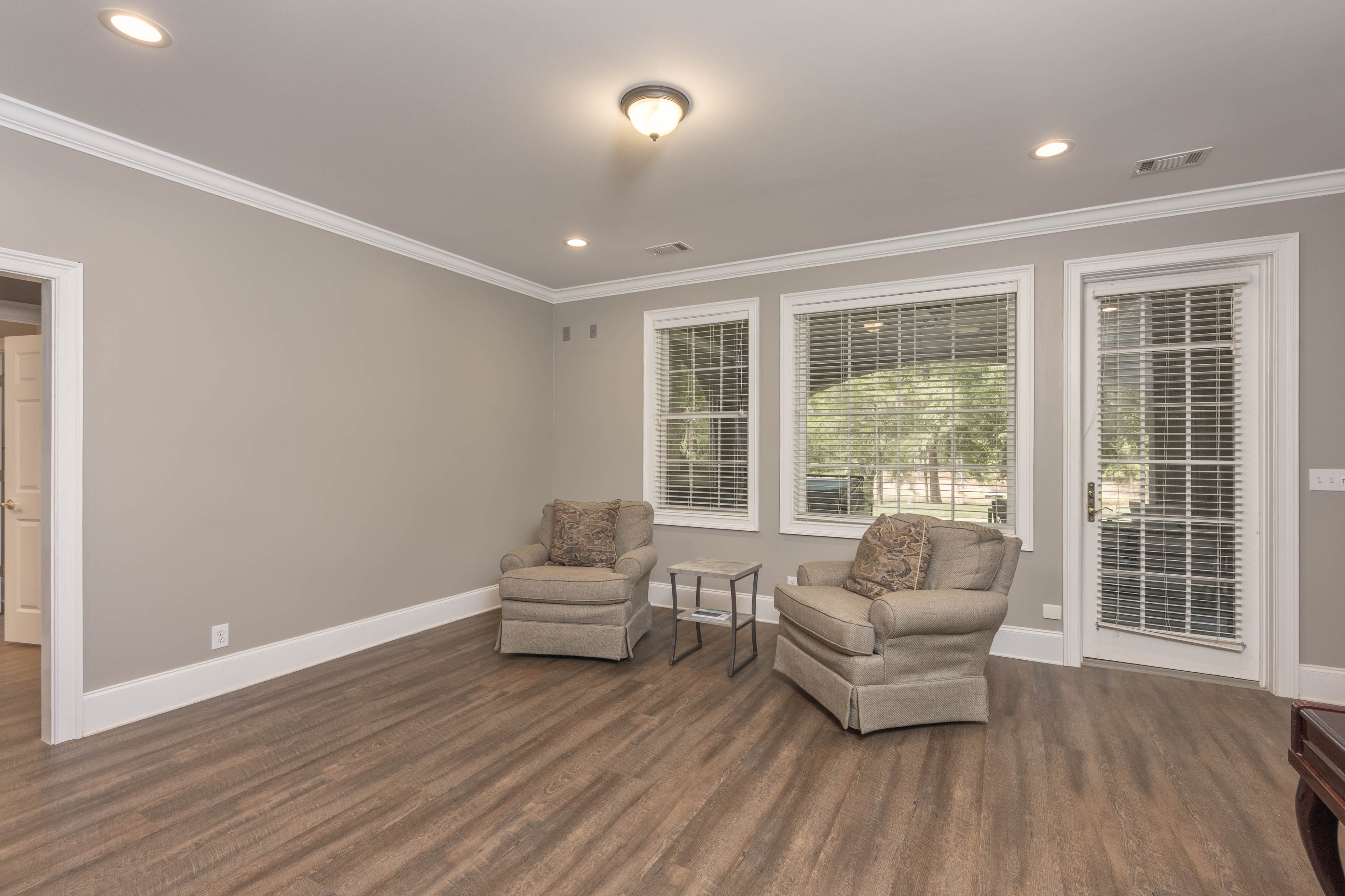 1011 Penfield Way image 36